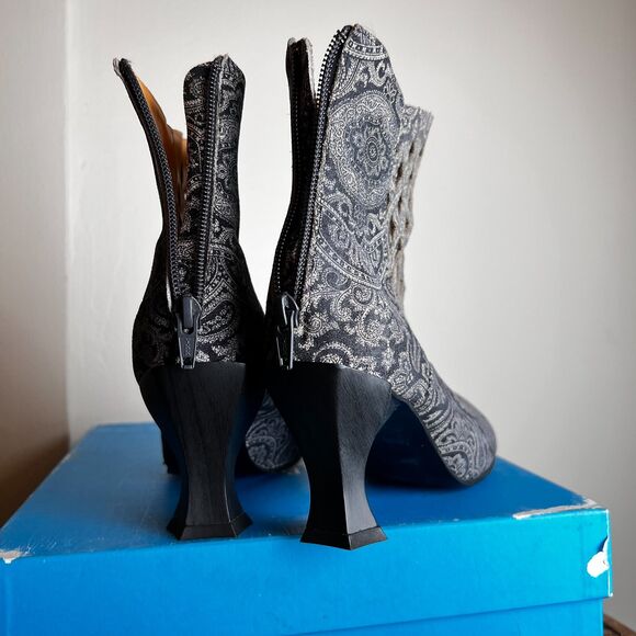 John Fluevog | Murillo | Baroque | Grey Paisley | Diamond Perforated Boot | Sz 6 - Picture 6 of 16